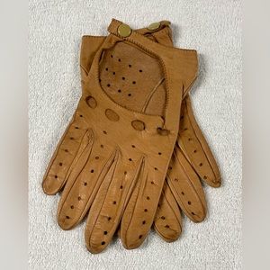 vintage tan leather driving gloves sooo soft and supple!